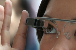 Mercedesy z Google Glass?